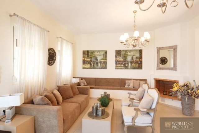 web_living room1-da336bc6.jpg